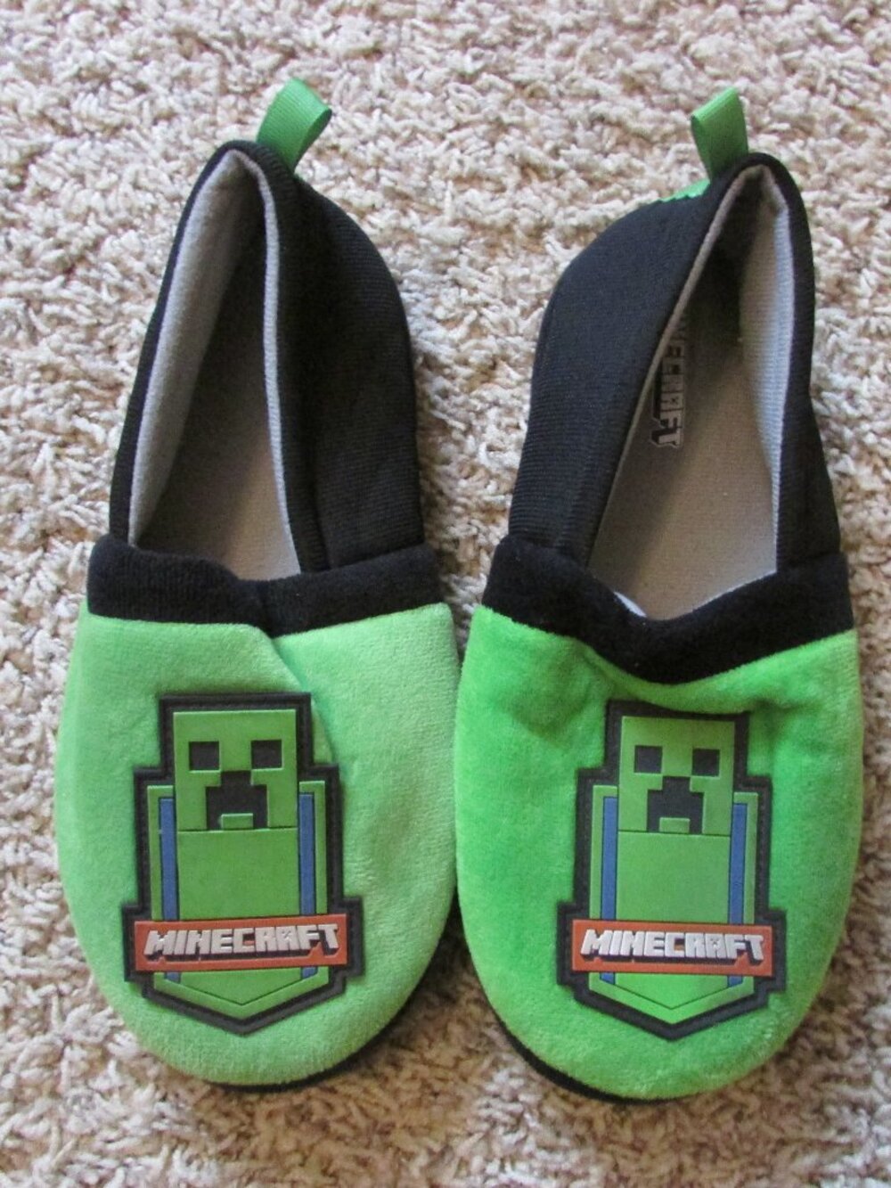 Minecraft Creeper Lime Green Comfort Slippers Youth SZ 4-5 EUC Soft Velour